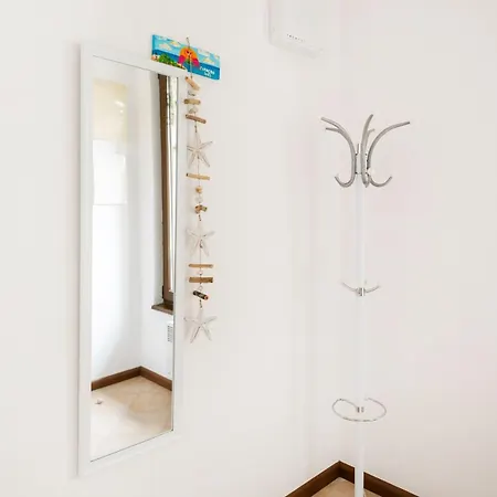 Sea Breeze Apartment, Oasis Resort, شقة *