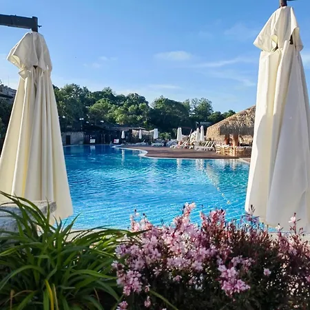 شقة Sea Breeze Apartment, Oasis Resort, *