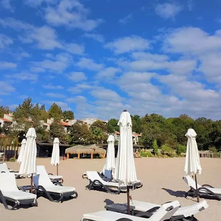 Sea Breeze Apartment, Oasis Resort, * 로제넷츠